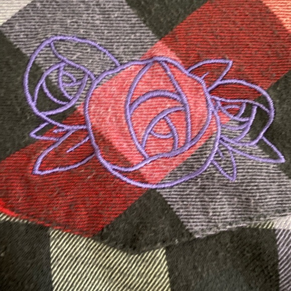 Iron Fist Vintage Embroidered Purple Plaid Women’s Button Down Shirt Y2K Size M - Picture 4 of 9